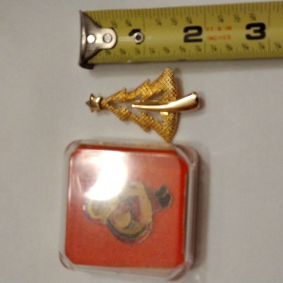 2XHP! Vintage Bundle of 2 Christmas Tree & Hallmark Santa Holiday Pins! - Picture 7 of 8